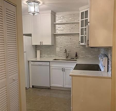 5th image of 101 Gardens Dr APT 101