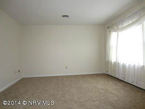 4th image of 305 Maple Dr