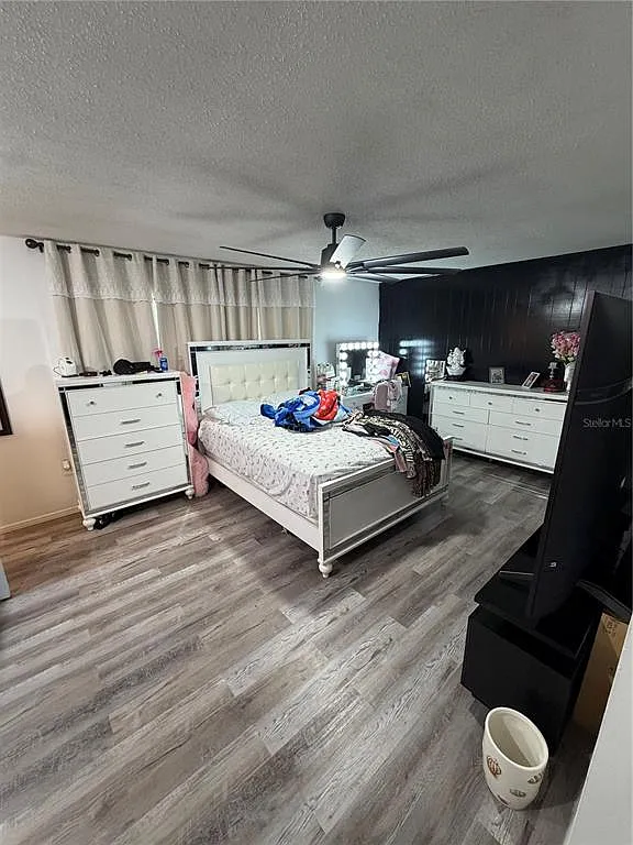 3 bed, 1.0 bath, 1500 sqft, $2,200 — Photo 2
