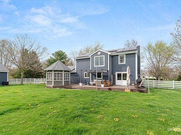 5th image of 204 Country Ln