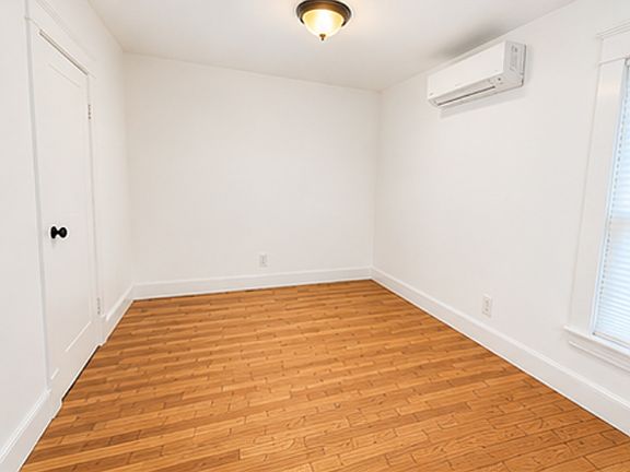 2nd image of 1083 Sumner Ave #1083