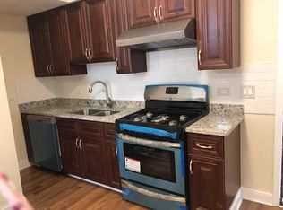 549 W 31st St #2F, Chicago, IL 60616