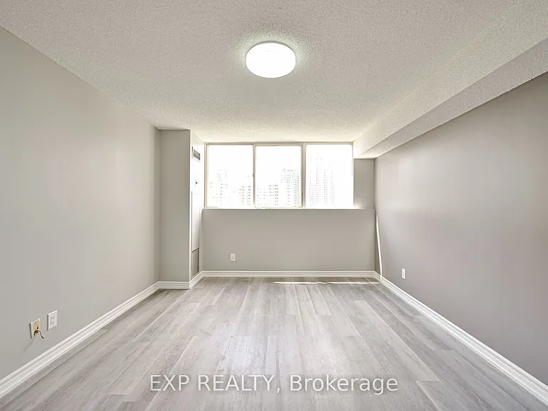 3695 Kaneff Cres #1404 — Photo 21