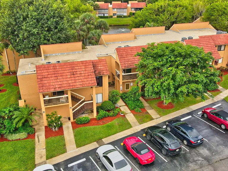 11255 Green Lake Dr #202 — Photo 25