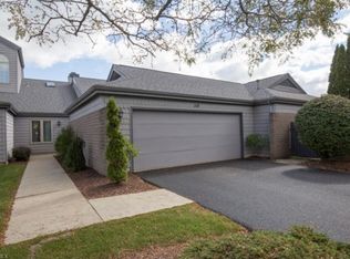 118 S Bayshore Dr, Columbiana, OH 44408