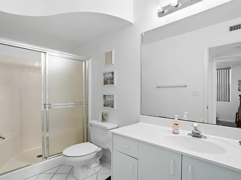 6093 Bahia Del Mar Cir #277 — Photo 25