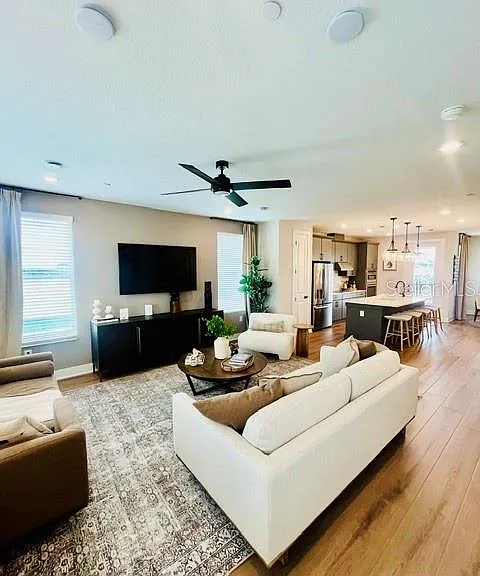 15501 Hamlin Park Dr — Photo 35