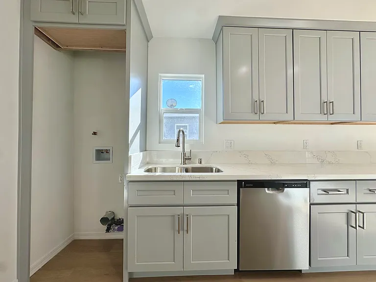 5479 Orange Ave — Photo 10