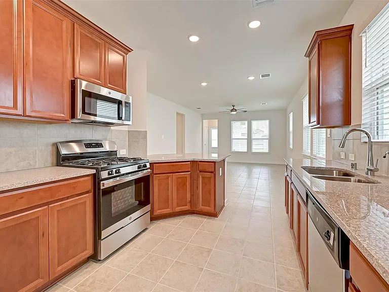 8022 Pinebrook Arbor Ct — Photo 13