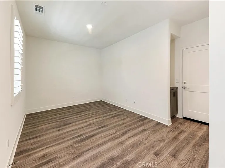 987 E Mason Ln #129 — Photo 9