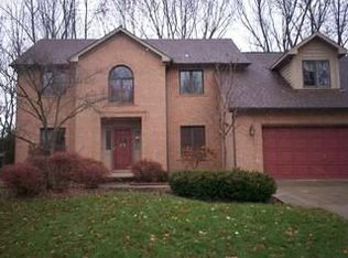 255 Woodedge Cir W, Powell, OH 43065