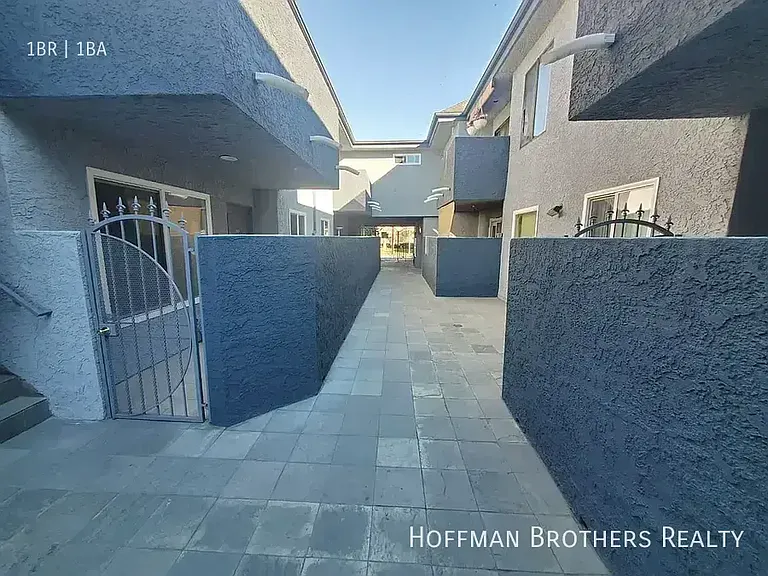 15000 Burbank Blvd #202 — Photo 11