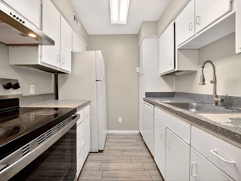 285 Wymore Rd #202 — Photo 22