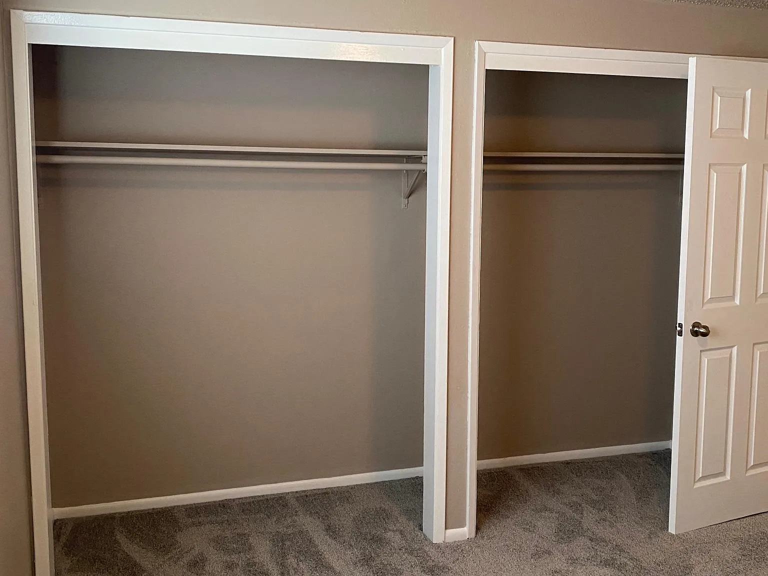 Valley Manor Apartments — Photo 4