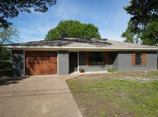 205 Thomas Rd, Palestine, TX 75803