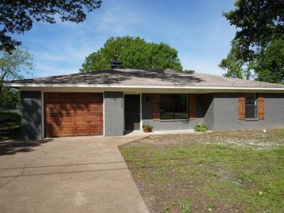205 Thomas Rd, Palestine, TX, 75803