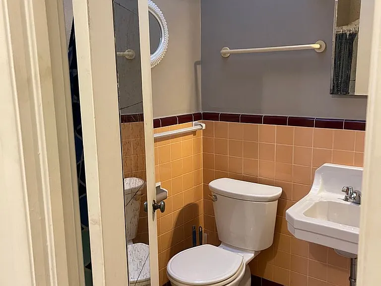 132-134 N Barry St — Photo 10
