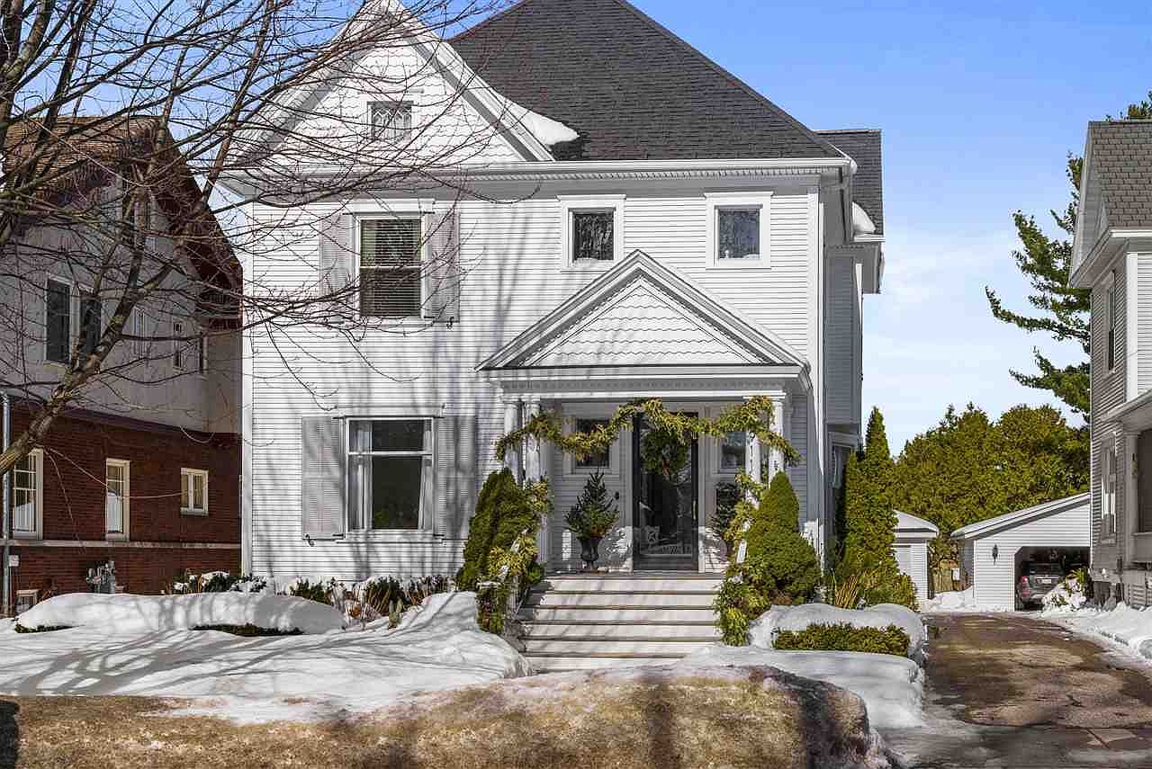 911 E Mitchell St, Petoskey, MI 49770 Zillow