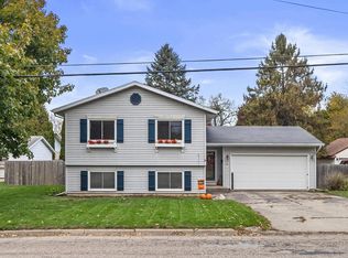 206 Devils Ln, Walworth, WI 53184