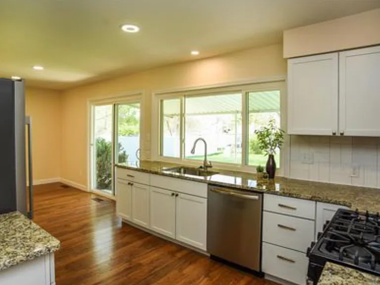 297 Village Creek Dr — Photo 5