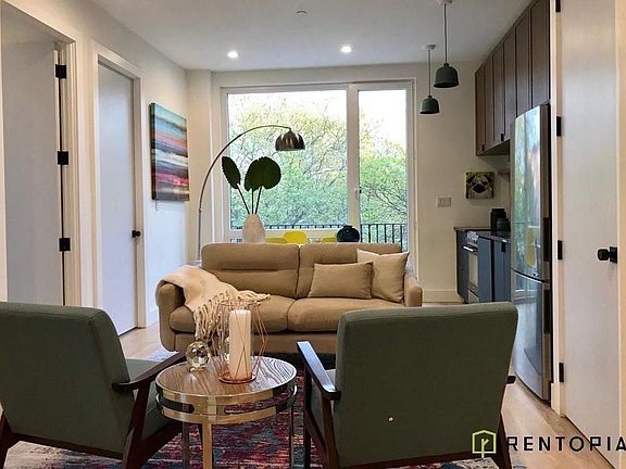 5th image of 420 Tompkins Ave #3I