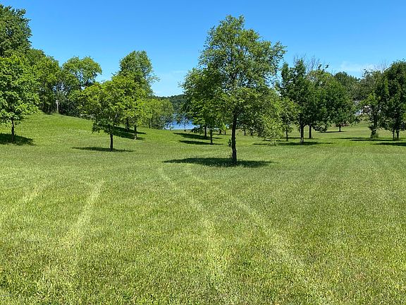 2nd image of 3925 S Hopkins Lake Dr