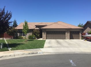 917 N Shadowood Ct, Porterville, CA 93257