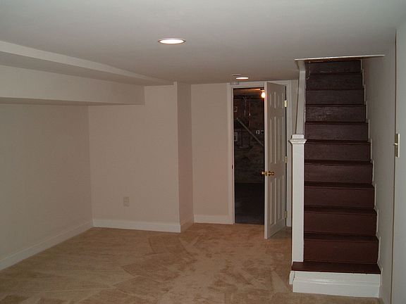 Basement rec room & laundry