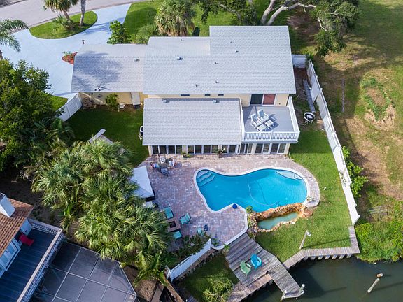 2nd image of 400 River View Ln