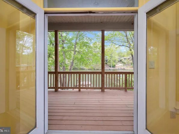 141 Larkspur Ln, Locust Grove, VA 22508