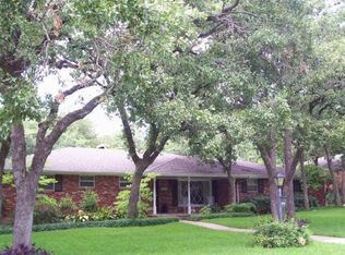 1732 Azteca Dr, Fort Worth, TX 76112