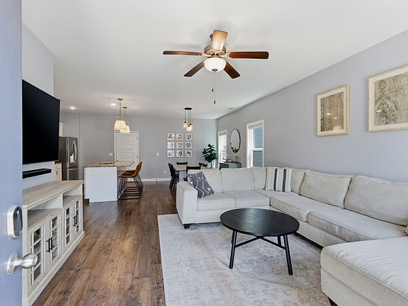 5th image of 2004 French Bayou Ln