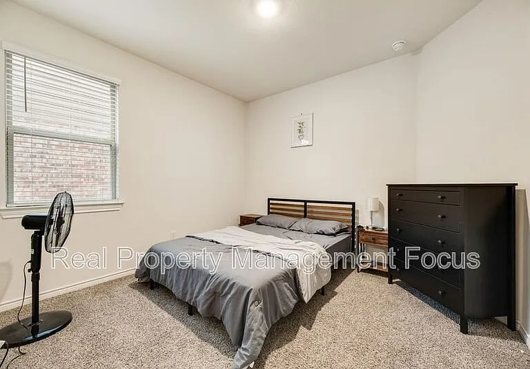 7205 Bledington Ln — Photo 19