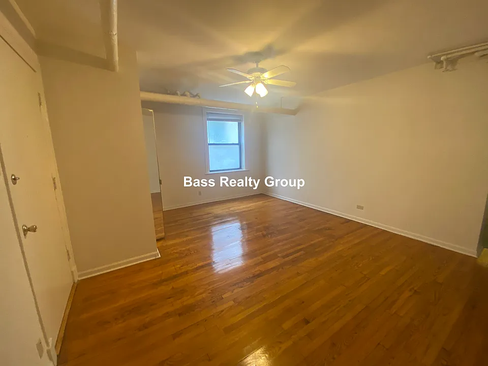 5114 S Blackstone Ave #2L