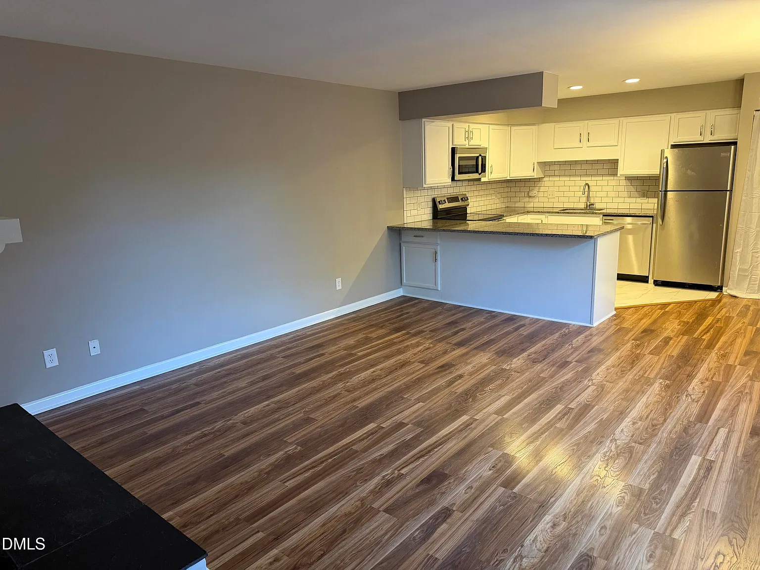 2 bed, 2.0 bath, 975 sqft, $1,695 — Photo 1