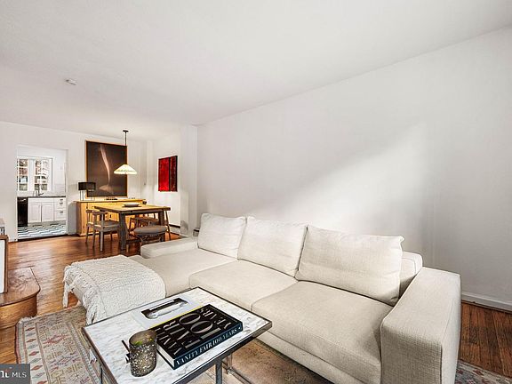 4th image of 2035 Rittenhouse Sq