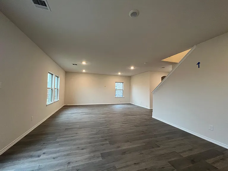 329 Sage St — Photo 4