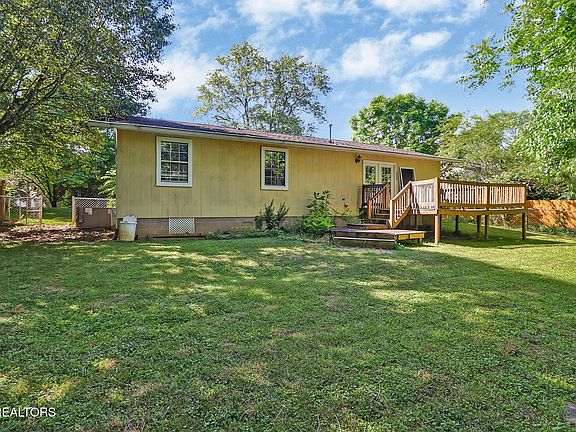 4th image of 26 Lindale Ln