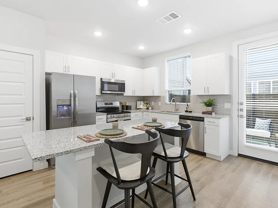 YardHomes Spring West