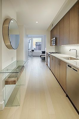 3rd image of 86 Fleet Pl APT 5N