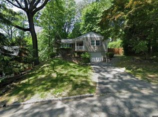 6 Wisteria Ter, Morristown, NJ 07960