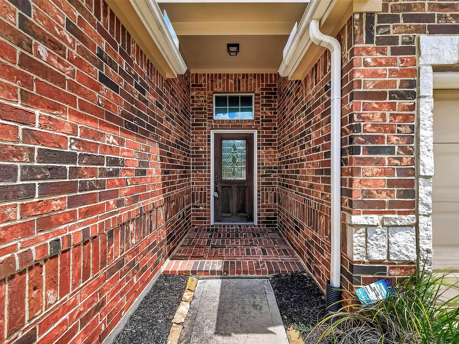 4 bed, 3.0 bath, 2696 sqft, $2,800 — Photo 3