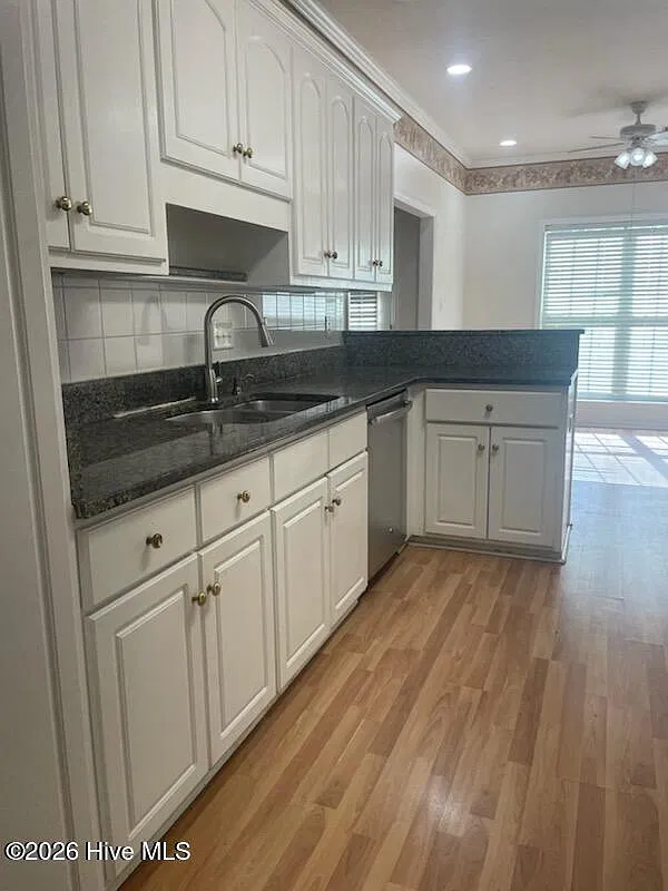 3 bed, 2.0 bath, 2414 sqft, $1,975 — Photo 4