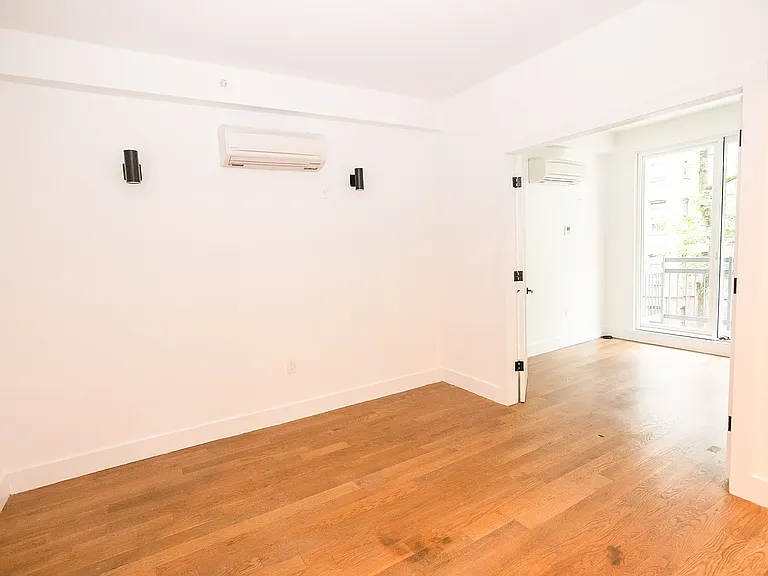 323 E 19th St #3E — Photo 3