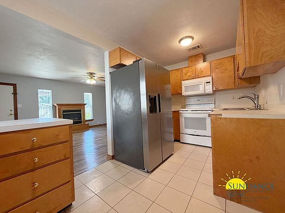3rd image of 132 Magnolia Ave SE