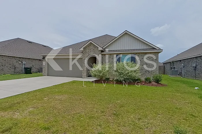 403 Mango Dr — Photo 3