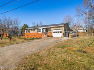 1913 Radiance Dr, Knoxville, TN 37912