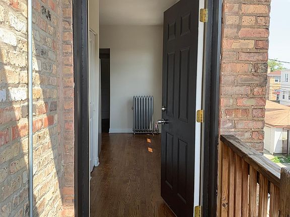 3rd image of 4941 W Medill Ave APT 2R