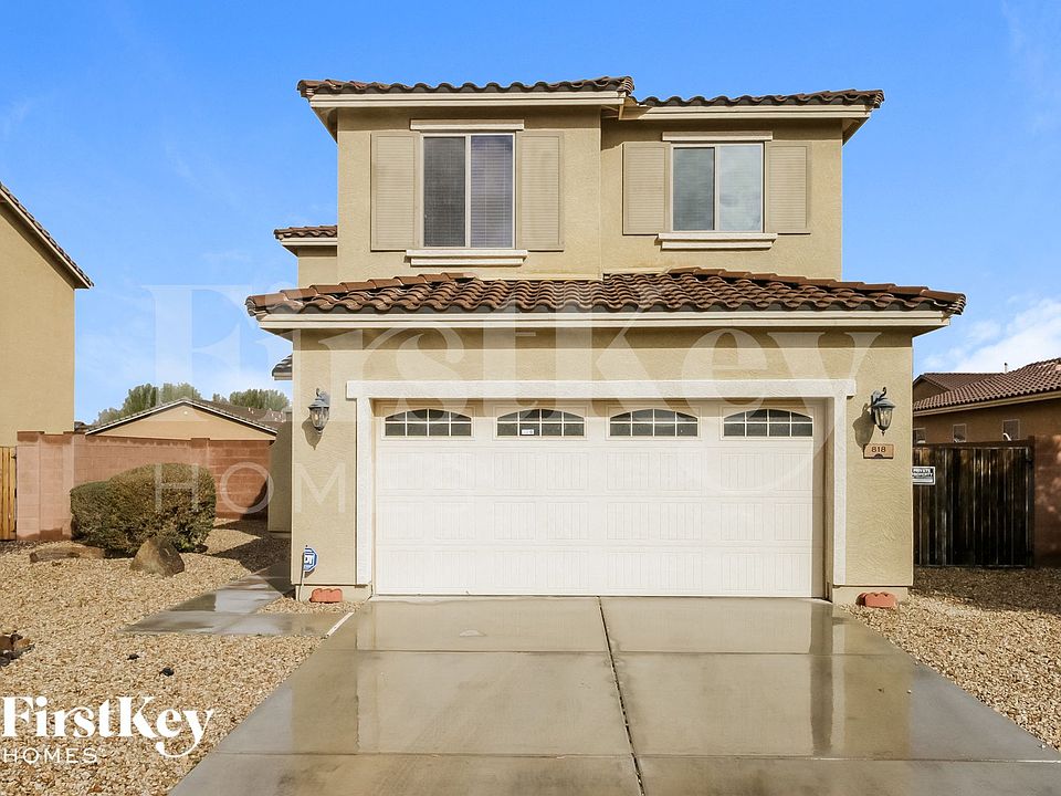 1st image of 818 W Dana Dr