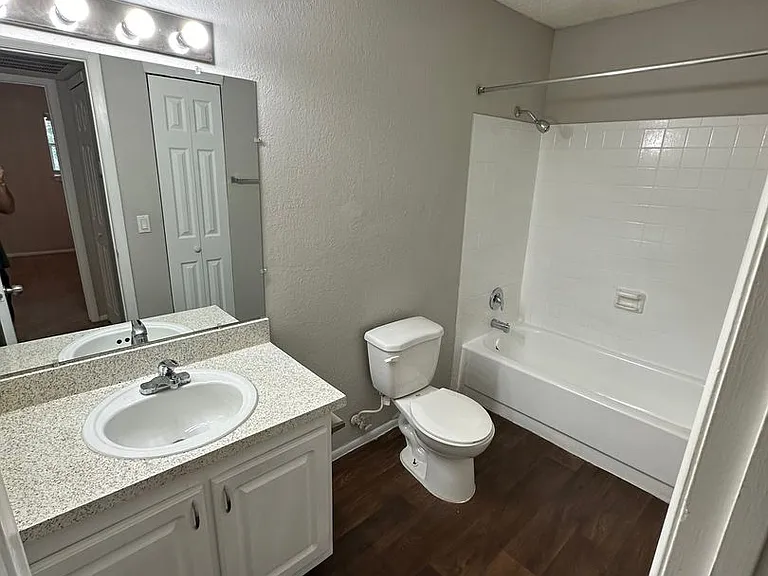 Pinebrook Apartment Homes — Photo 17